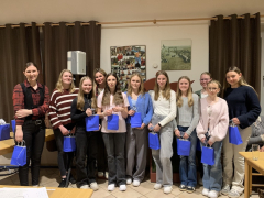 Finja Zapke, Isabell Tausch, Lea Knack-Becker, Mia Rerras, Lale Brinkmeier, Meike K&ouml;bke,  Elina Weick, Carolin Kruse, Joleene Ann Sierig und Meja Heiner (von links nach rechts).