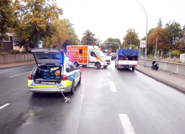 17-jährige Rollerfahrerin verletzt sich schwer