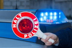 Hiller verletzt Polizisten bei Verkehrskontrolle