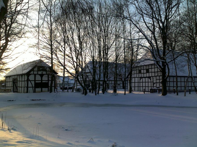 Winterwetter behindert Papierm&uuml;llabfuhr in Hille
