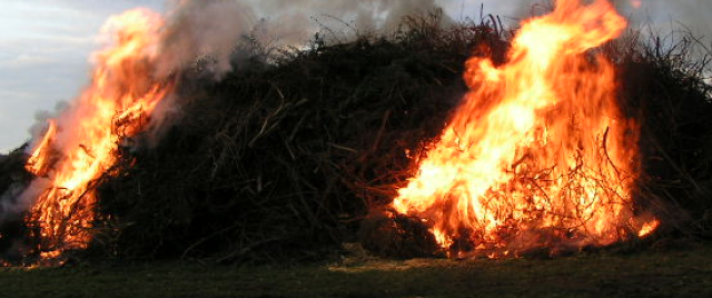 Anmeldung von Osterfeuern